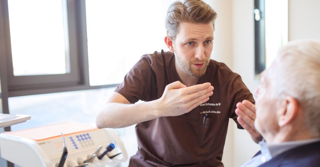 Zahnarzt bietet Mundgeruch-Sprechstunde Hannover an