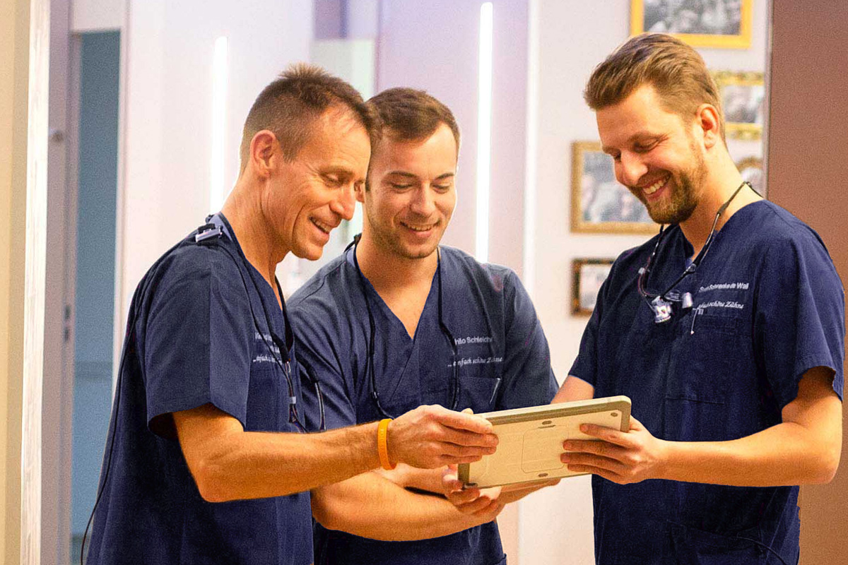 Das erfahrene Zahnarztteam der Zahnarztpraxis Podbi344 in Hannover plant Ihre individuelle Zahnbehandlung.