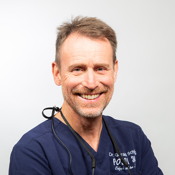 Das ist Zahnarzt Dr. Gerald Schillig von der Zahnarztpraxis Podbi344 in Hannover. Wir kümmern uns um Ihre Mundgesundheit.